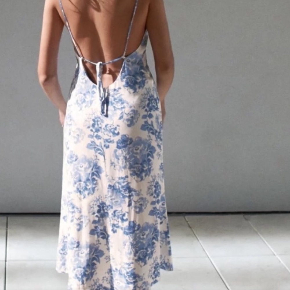 Reformation Floral Blue and White Dress - Picture 2 of 9